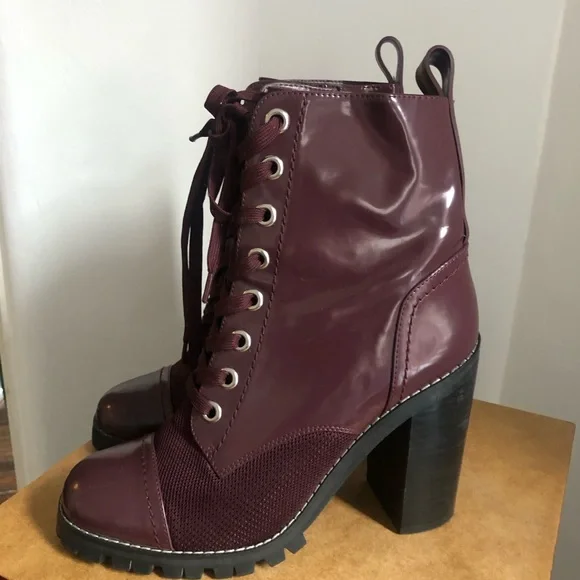 Maroon BCBGeneration heeled lace up boots w/ zipper closure size US 9 - Picture 3 of 4